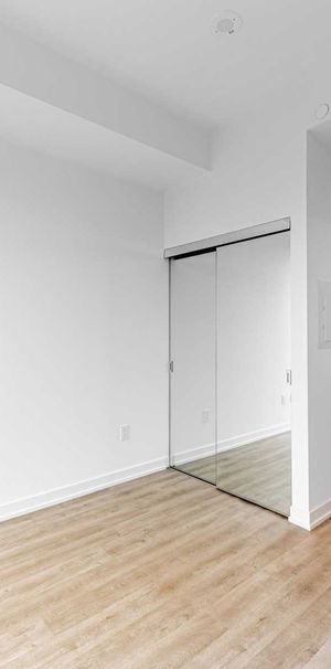 Brand New Deluxe Corner Suite In The Heart Of The St. Lawrence Market - Photo 1