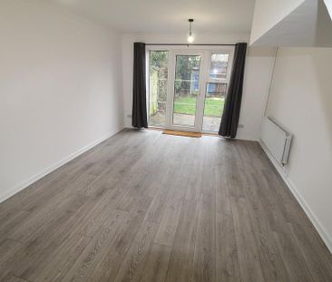 2 bedroom terraced house to rent - Photo 2