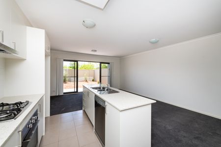 3/4 Ross Road, Queanbeyan NSW 2620 - Apartment For Rent | Domain - Photo 5