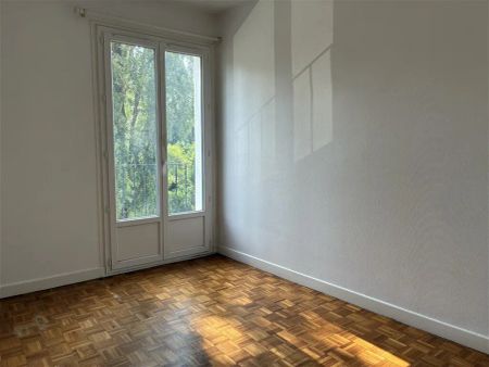Location appartement 4 pièces - 91m² à Chateauroux (36000) - Photo 2