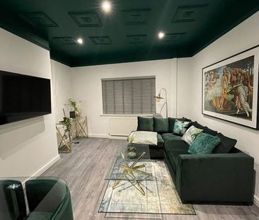 5 Bed End Terrace, Fulwood Road, L17 - Photo 1