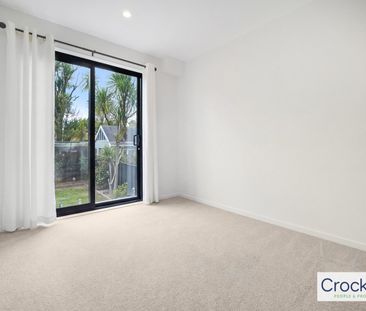 Stylish Three Bedroom Home in Glenfield - Photo 4