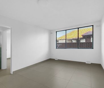 Updated Ground Floor Apartment - Photo 5