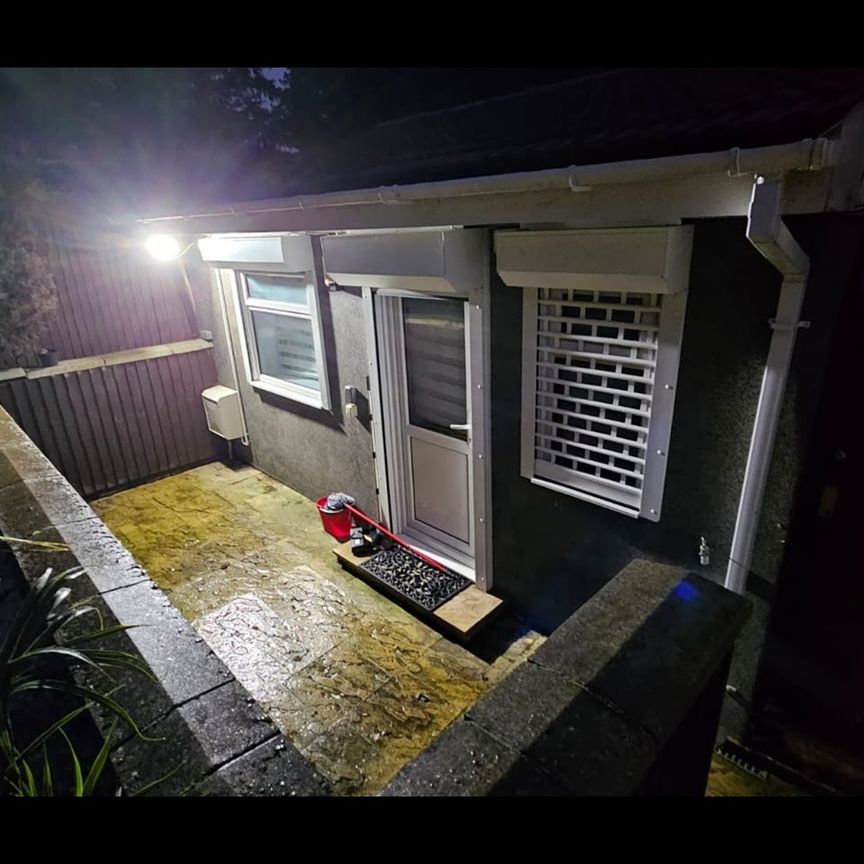 Studio Flat, Highfield Avenue, NW11 - Photo 1