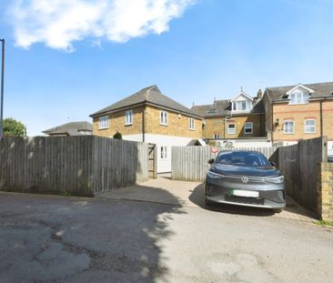 Turners Hill, Waltham Cross, Cheshunt - Photo 6