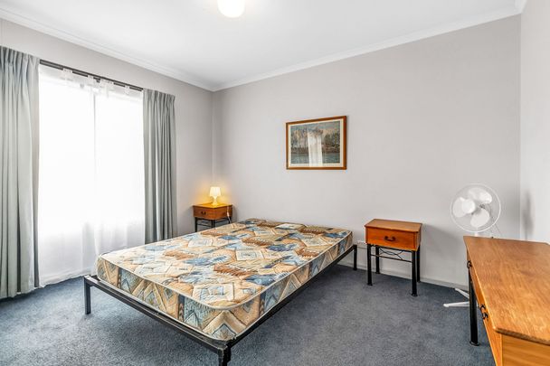 Fully Furnished Apartment in CBD! - Photo 1