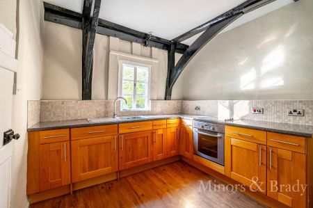 3 bedroom maisonette to rent - Photo 4