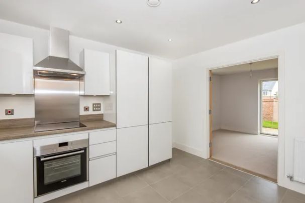 Charlotte Avenue, Bicester - Photo 1
