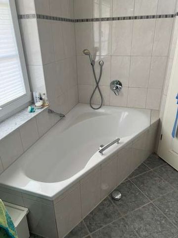 Charmante Dachgeschoss-Wohnung in Bad Harzburg! 5 Zimmer, Wintergarten, Balkon, Tiefgarage - Photo 5