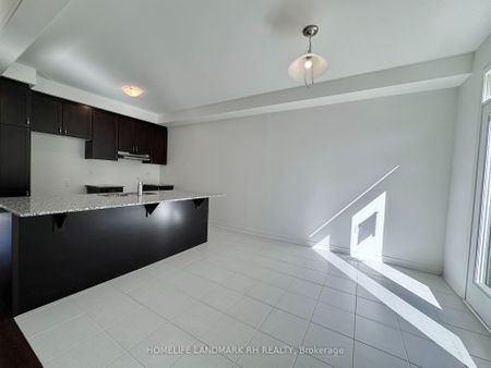 Detached Home For Lease | E8124228 - Photo 2