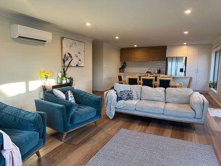 Modern Living - Photo 4