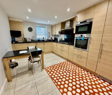 2 bedroom apartment to rent - Photo 4