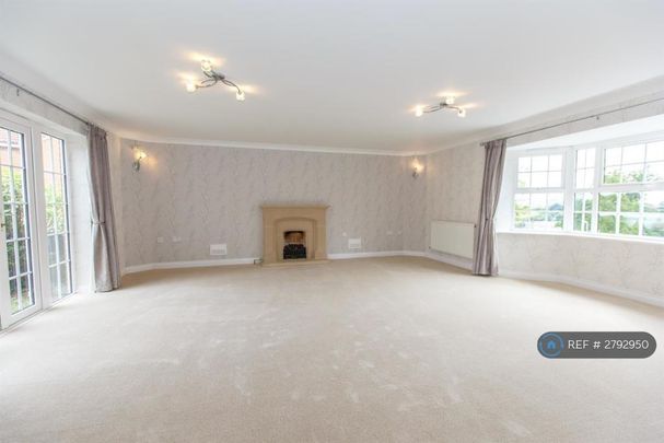 4 bedroom detached house to rent - Photo 1