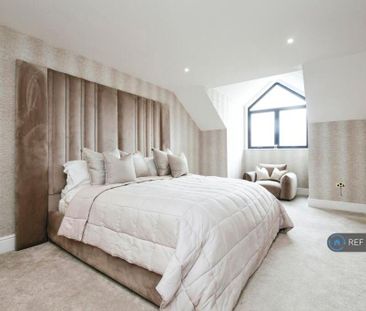 4 bedroom detached house to rent - Photo 2