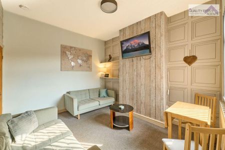 4 bedroom terraced house to rent - Photo 2