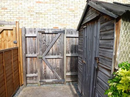 2 bedroom terraced house to rent - Photo 3