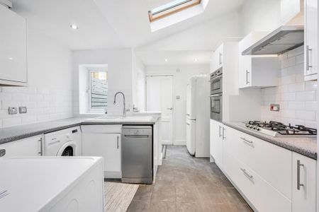 2 bedroom terraced house to rent - Photo 2