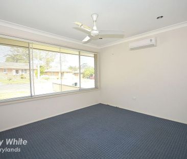 3 BEDROOM FAMILY HOME - Photo 2