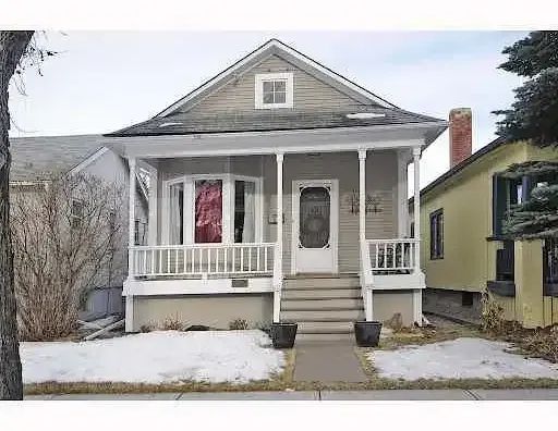 Cozy 3-Bedroom Home in Crescent Heights | Calgary - Photo 1