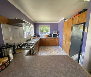 Charming 3-Bedroom Home in Onekawa - Photo 3