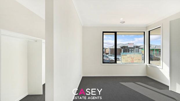 28 Khaki Street, Clyde - Photo 1