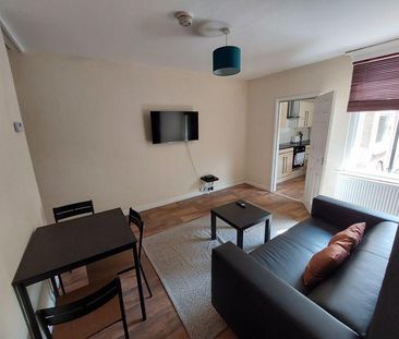 1 bedroom in a house share to rent - Photo 3