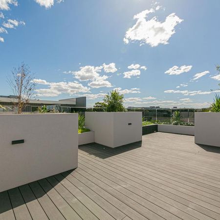 Boutique 1 Bedroom apartment with storage galore - Photo 5