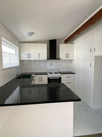 Property Management32 Kowhai Road, Campbells Bay - Unit for Rent - Photo 5