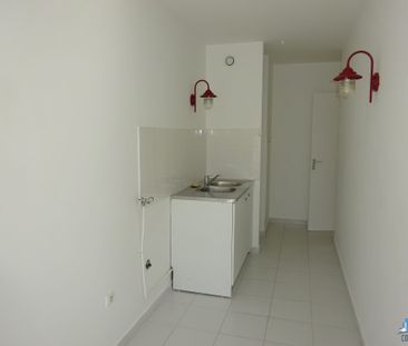 Location Appartement 1 pièce 41m² COURBEVOIE 92400 - Photo 2