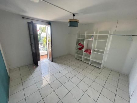 Location Appartement 5 pièces 132m² LE TAMPON 97430 - Photo 5