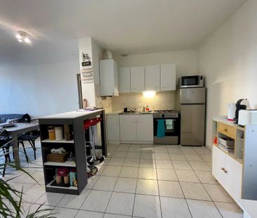 Location Appartement 3 pièces 60m² LE MAY SUR EVRE 49122 - Photo 5