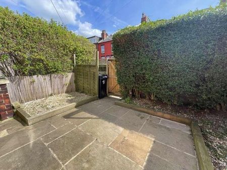 Nowell Grove, Leeds, LS9 - Photo 5