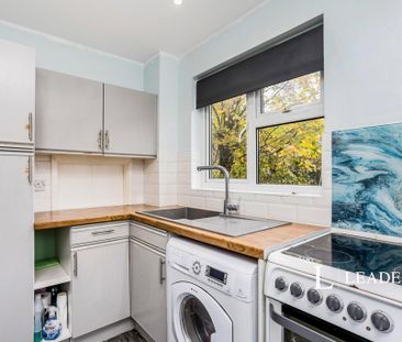 2 bedroom terraced house to rent - Photo 2