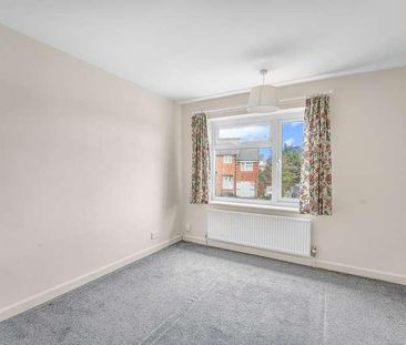 South Lawn, Witney, OX28 - Photo 4