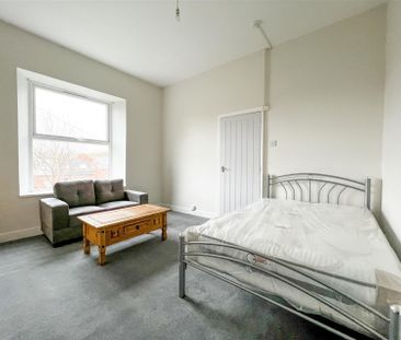 Flat 5, 27 Victoria Road, Sheffield - Photo 2