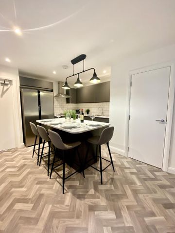 8 bedroom house of multiple occupation to rent - Photo 4