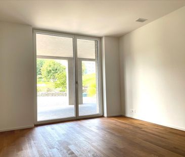 Moderne Wohnung mit Gartensitzplatz - Photo 2