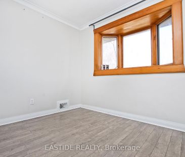 Detached Home For Lease | C8138758 - Photo 2