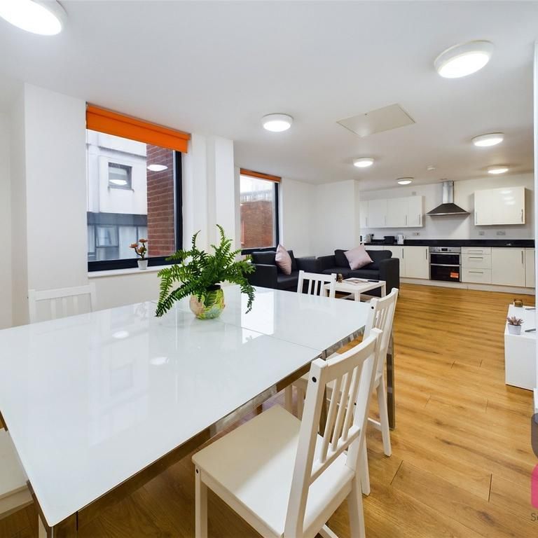 6 bedroom flat to rent - Photo 1