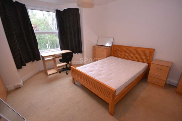 Palmer Park Ave, Earley, Reading, Berkshire, RG6 1DP - Photo 1
