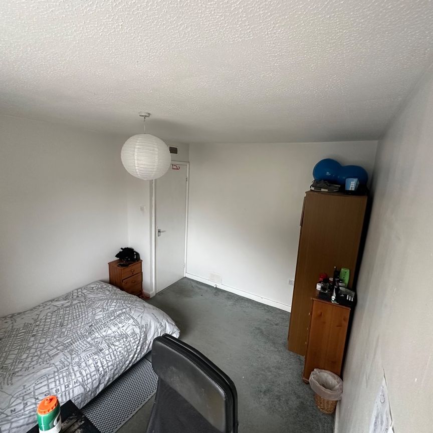 Room in a Shared House, Bethnall Drive, M14 - Photo 1