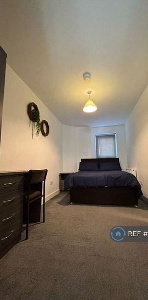 1 bedroom in a house share to rent - Photo 1
