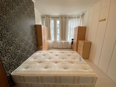 Room in a Shared House, Ivy Road, NW2 - Photo 3