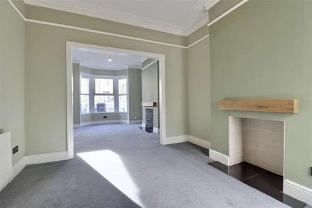 Inglis Road, Southsea, PO5 - Photo 3