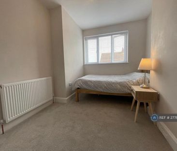 1 bedroom in a house share to rent - Photo 5