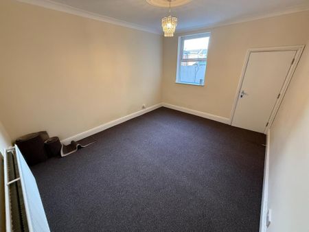 4 bedroom terraced house to rent - Photo 4