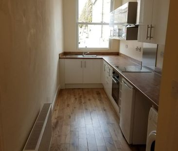 3 Bed Flat, Hichisson Road, SE15 - Photo 6