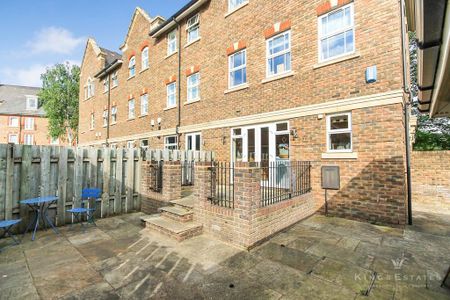 4 bedroom property to rent - Photo 4