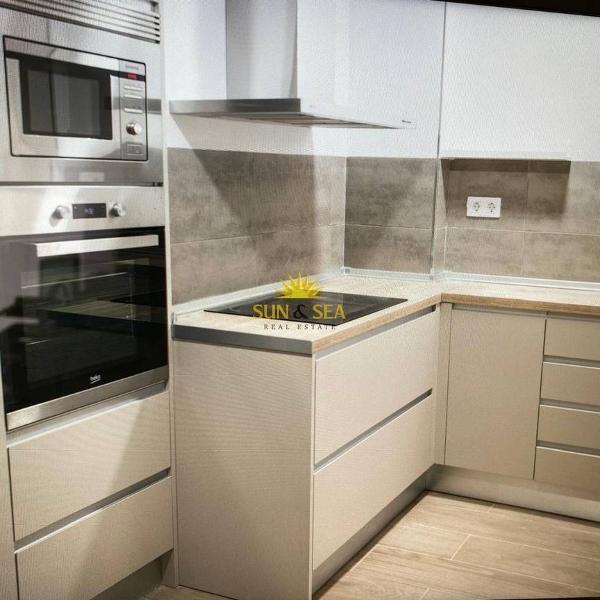 3-BEDROOM APARTMENT FOR RENT IN THE CENTER OF ALICANTE - Photo 1