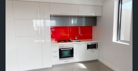 North West Corner Apartment with Large Wraparound Balcony - Photo 5